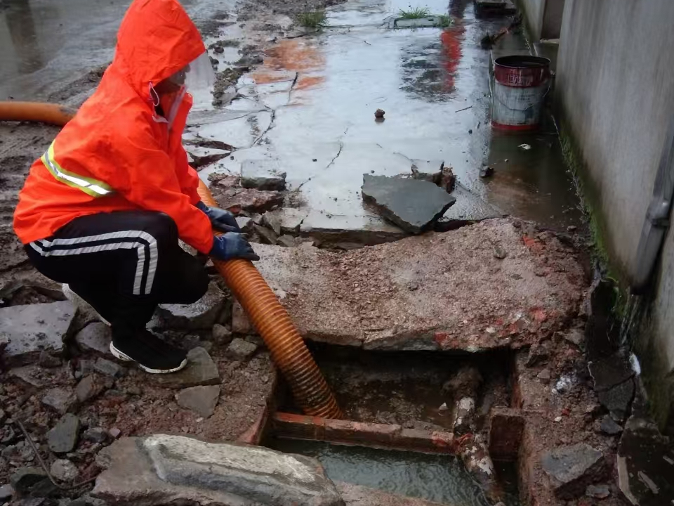 临猗专业清理污水池 炜誉市政以规范流程守护城市 “肠道”